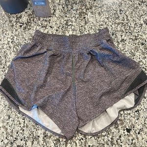 Lululemon hotty-hot shorts 2.5